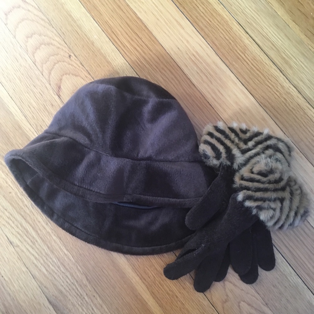 First Issue hat & glove set